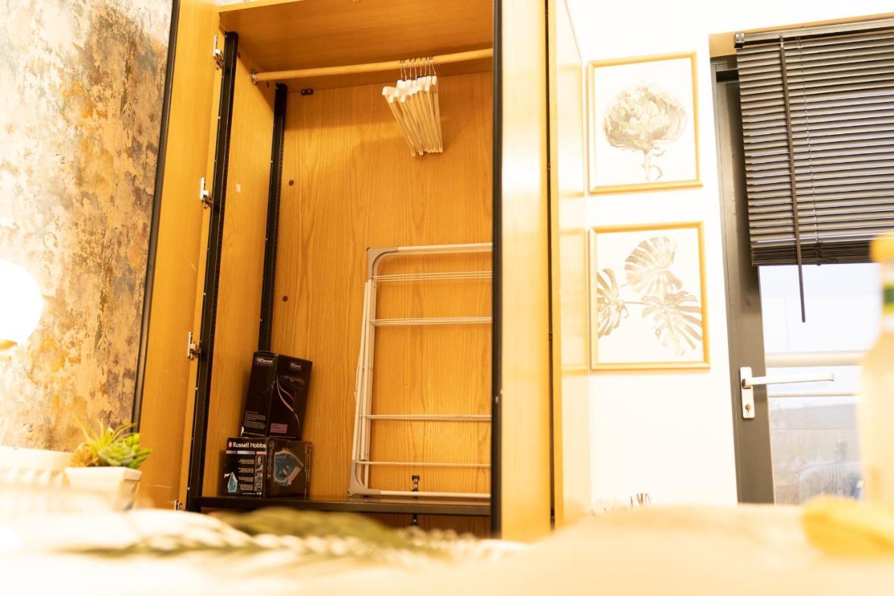 Luxe Place - Netflix & Workspace For 6 버밍엄 외부 사진